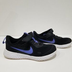 Nike Revolution 5 Girls Sneakers  (Size 3Y)